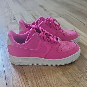 Nike Women's Pink Sneakers